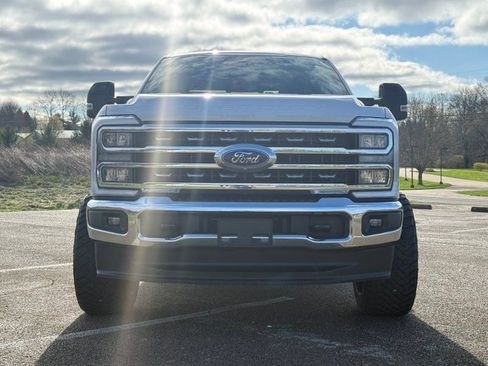 Used 2024 Ford F250 Lariat AWD/4WD image 2