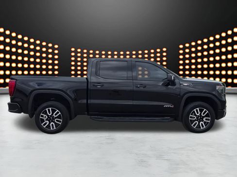 Used 2024 GMC Sierra 1500 AT4 w/ Technology Package AWD/4WD image 9