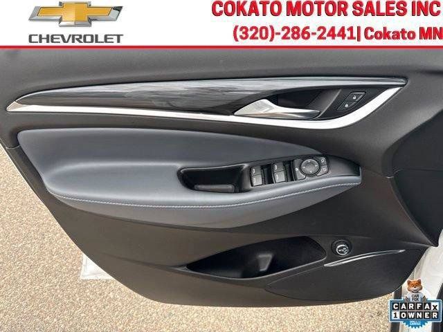 Used 2023 Buick Enclave Essence AWD/4WD image 18