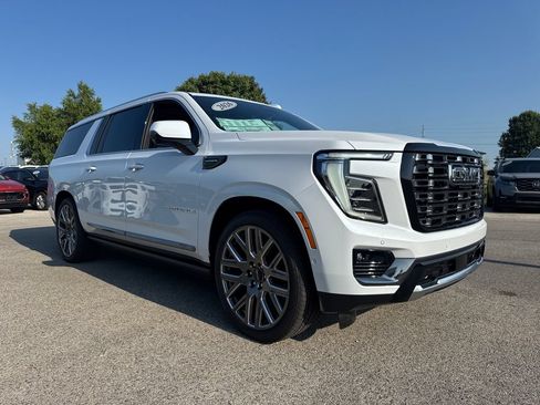 New 2026 GMC Yukon XL Denali Ultimate w/ LPO, Floor Liner Package AWD/4WD image 8
