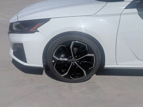 Used 2023 Nissan Altima 2.5 SR image 33