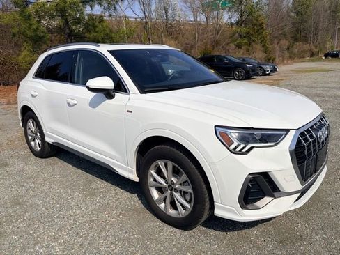 Certified 2025 Audi Q3 2.0T Premium w/ Convenience Package image 3