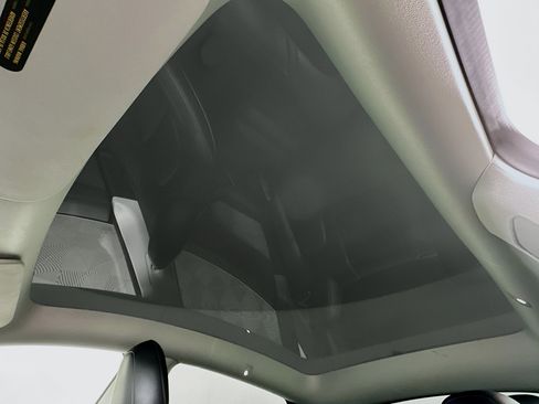 Used 2023 Tesla Model Y Long Range image 24