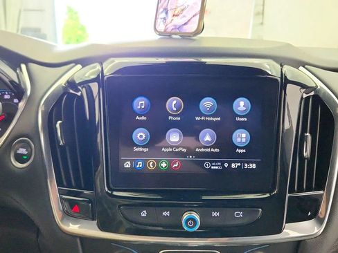 Used 2023 Chevrolet Traverse LT AWD/4WD image 17