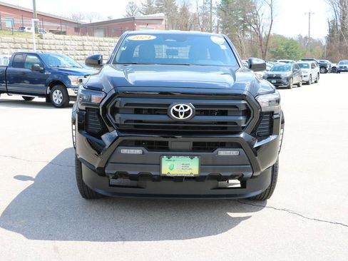 Used 2024 Toyota Tacoma SR5 AWD/4WD image 2