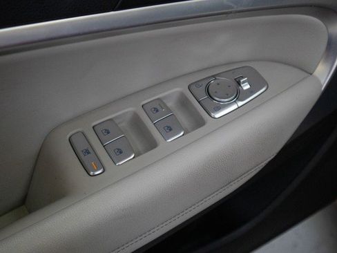 Used 2022 Genesis G70 2.0T image 22