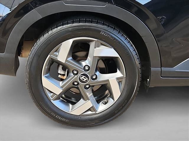 Used 2023 Hyundai Venue SEL FWD image 19