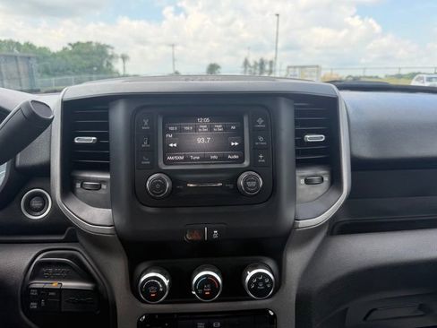 Used 2024 RAM 5500 Tradesman w/ Chrome Appearance Group AWD/4WD image 12