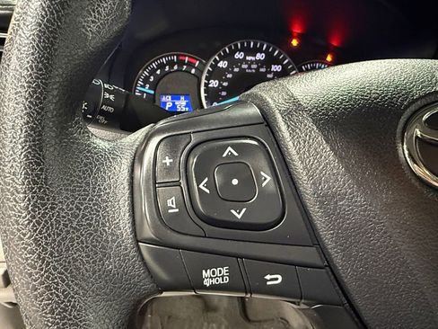 Used 2015 Toyota Camry LE image 25