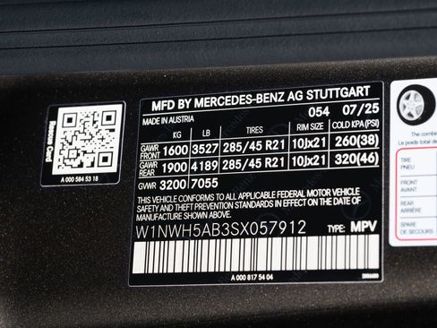 Used 2025 Mercedes-Benz G 63 AMG 4MATIC image 35