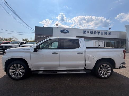 Used 2020 Chevrolet Silverado 1500 High Country w/ Technology Package AWD/4WD image 4