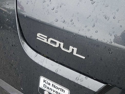 Used 2023 Kia Soul LX w/ LX Technology Package FWD image 11