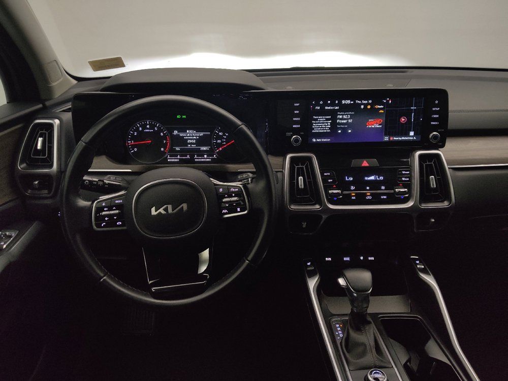Used 2023 Kia Sorento EX w/ Panoramic Sunroof Package FWD image 22