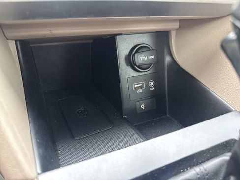 Used 2020 Hyundai Elantra Limited FWD image 22