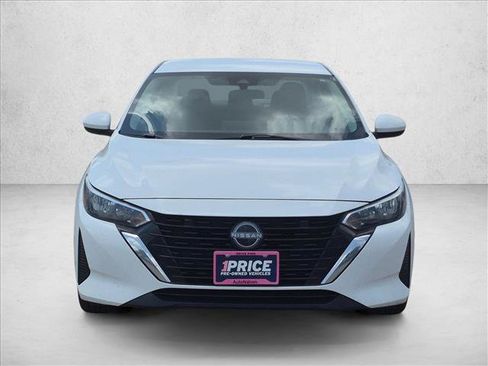 Used 2024 Nissan Sentra SV FWD image 2