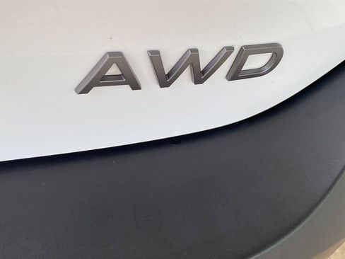 Certified 2025 Nissan Kicks SV AWD/4WD image 9
