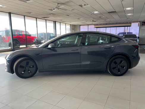 Used 2023 Tesla Model 3 Standard Range image 4