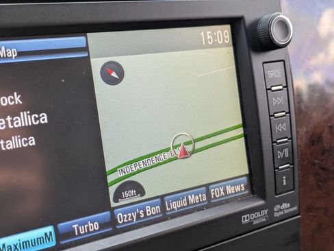 Used 2014 Chevrolet Suburban LTZ image 23