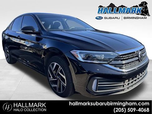 Used 2022 Volkswagen Jetta SEL image 1