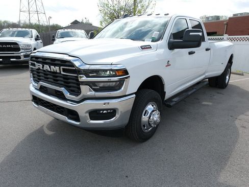 New 2026 RAM 3500 Tradesman AWD/4WD image 12