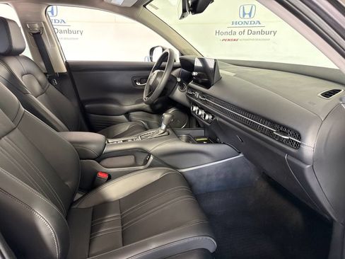Certified 2024 Honda HR-V EX-L image 6