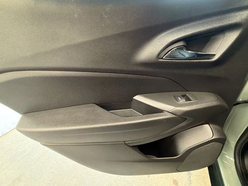 Used 2024 Chevrolet Trax RS FWD image 24