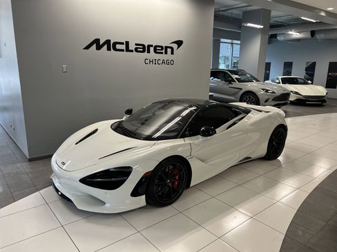 Used 2024 McLaren 750S Spider image 14