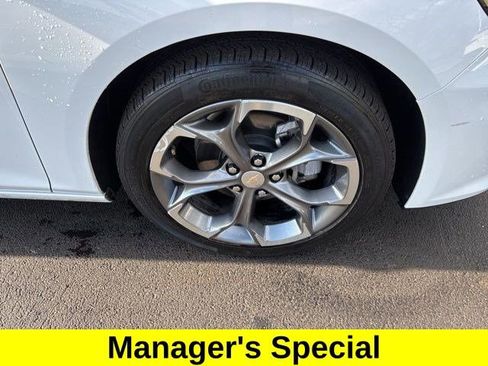 Used 2024 Chevrolet Malibu LT image 42