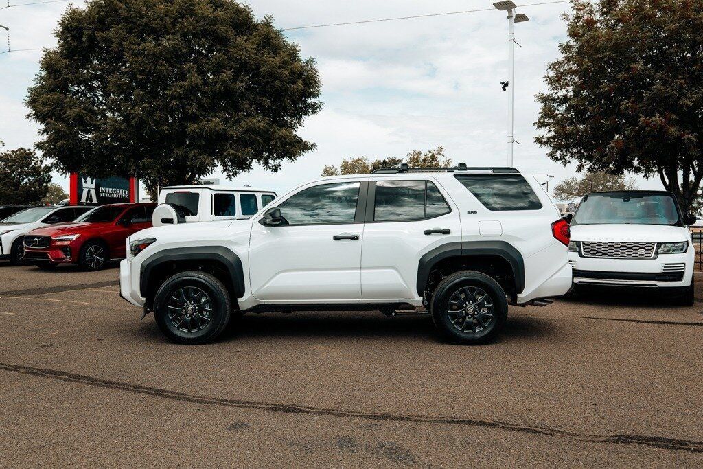 Used 2026 Toyota 4Runner SR5 AWD/4WD image 4