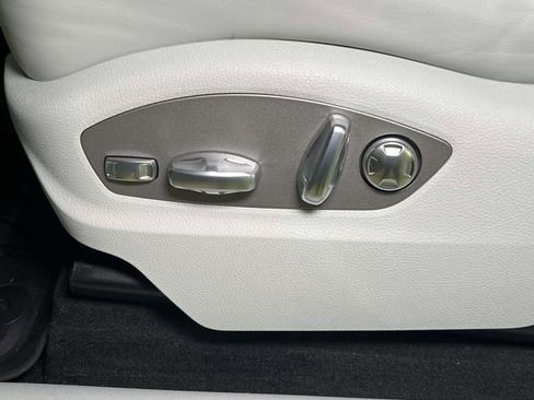 New 2026 Porsche Macan image 17