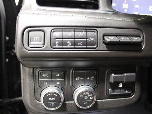 Used 2023 GMC Yukon Denali Ultimate image 40