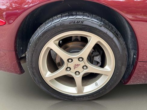 Used 2003 Chevrolet Corvette Coupe w/ Preferred Equipment Group RWD image 22