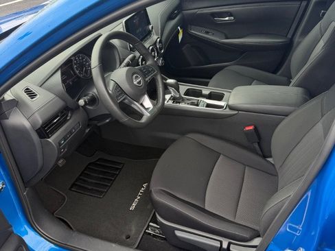 Used 2025 Nissan Sentra SV w/ All-Weather Package FWD image 17