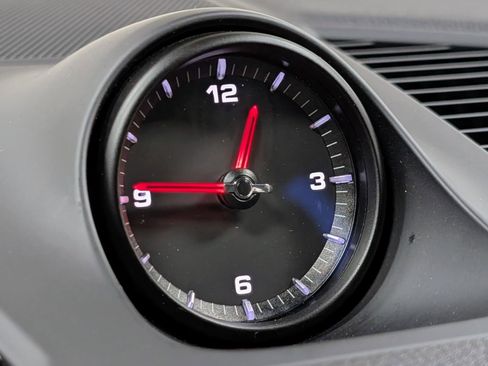 Used 2022 Porsche Cayenne Platinum Edition w/ Premium Package image 30