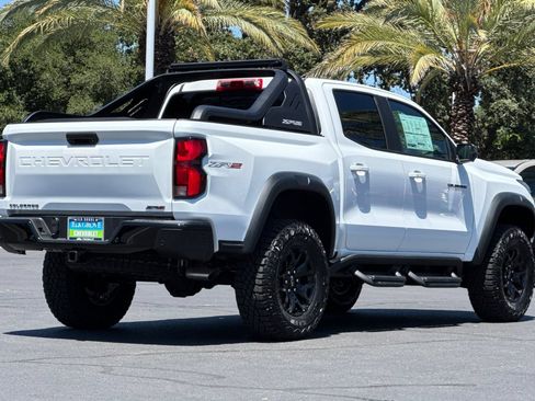 New 2026 Chevrolet Colorado ZR2 w/ Midnight Edition AWD/4WD image 3