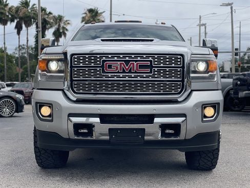 Used 2018 GMC Sierra 3500 Denali w/ Duramax Plus Package AWD/4WD image 9