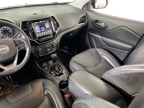 Used 2019 Jeep Cherokee Limited image 24