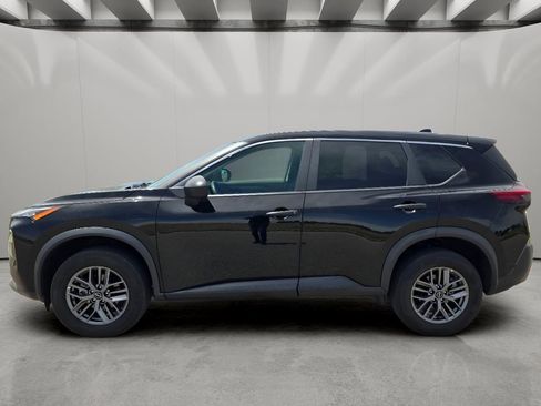 Used 2023 Nissan Rogue S AWD/4WD image 2