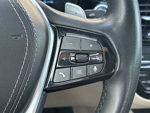 Used 2023 BMW 530e w/ Premium Package RWD image 28