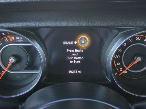 Used 2022 Jeep Wrangler Unlimited Sahara image 38