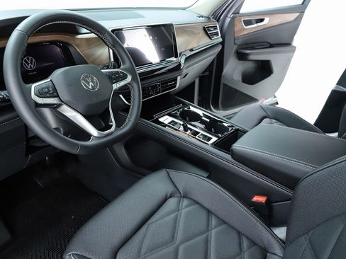 New 2026 Volkswagen Atlas SE image 59