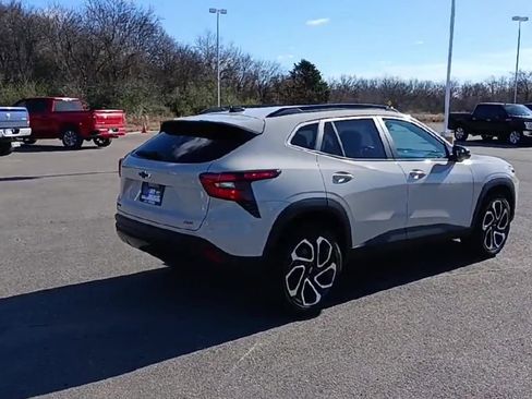 New 2026 Chevrolet Trax RS w/ Sunroof Package image 8