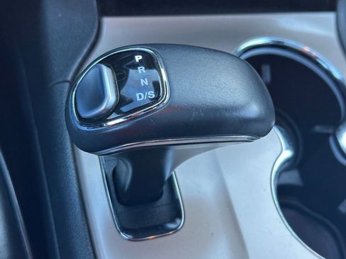 Used 2015 Jeep Grand Cherokee Overland w/ Advanced Technology Group image 29