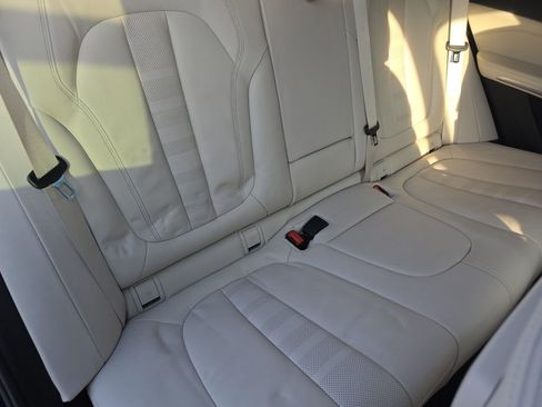 Used 2022 BMW X5 xDrive40i w/ M Sport Package image 14