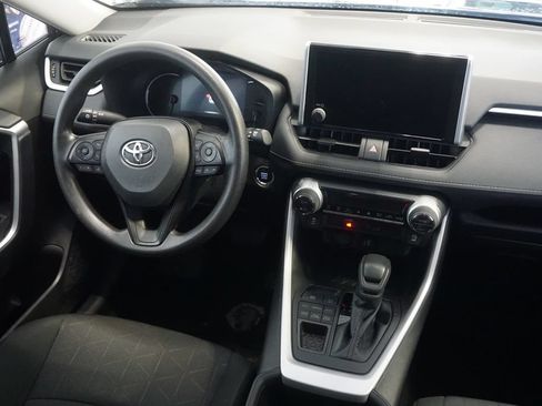 Used 2025 Toyota RAV4 XLE AWD/4WD image 24