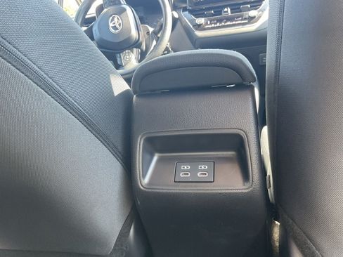 Used 2025 Toyota Corolla LE FWD image 12