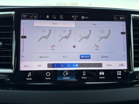 Certified 2023 Chrysler Pacifica Touring-L image 26