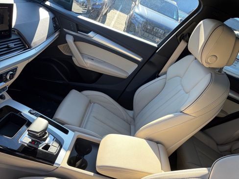 Used 2025 Audi Q5 Prestige w/ Prestige Package image 31