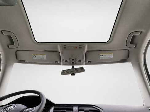 Certified 2020 Volkswagen Tiguan SE w/ Panoramic Sunroof Package AWD/4WD image 30