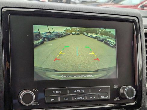 Used 2023 Nissan Frontier SV image 28